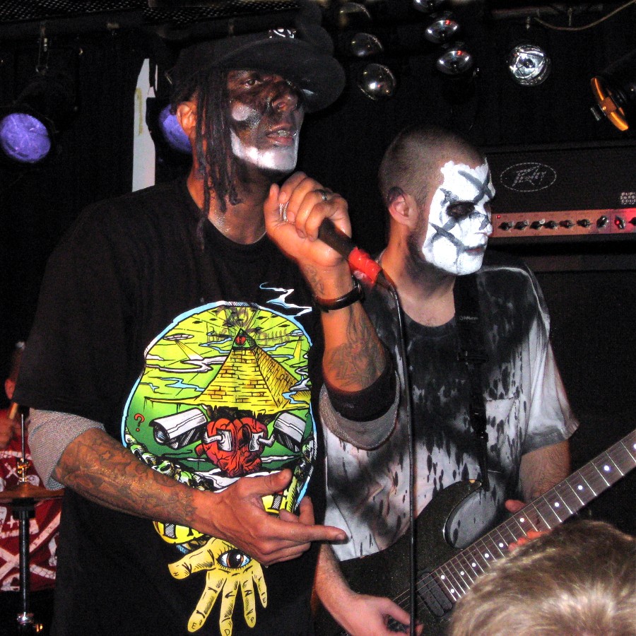 (hed) p.e. performing live in Frankfurt in 2010, featured in Nu Metal News 14 October 2026