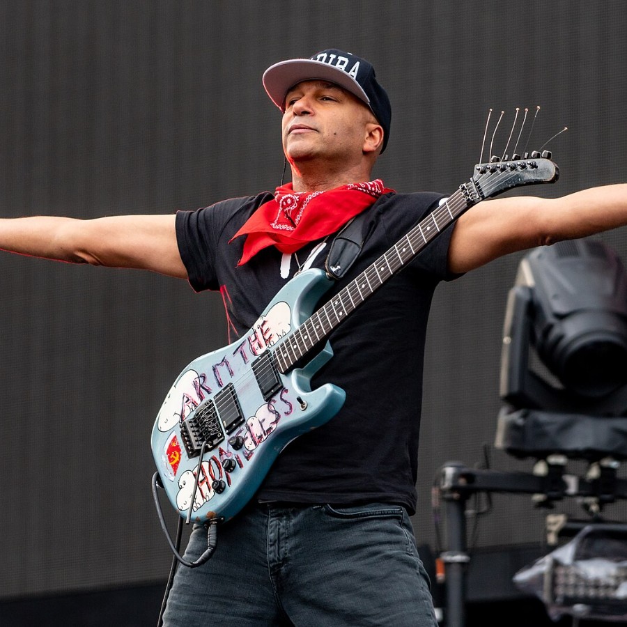 Tom Morello performing live, featured in Nu Metal News 5 October 2026
